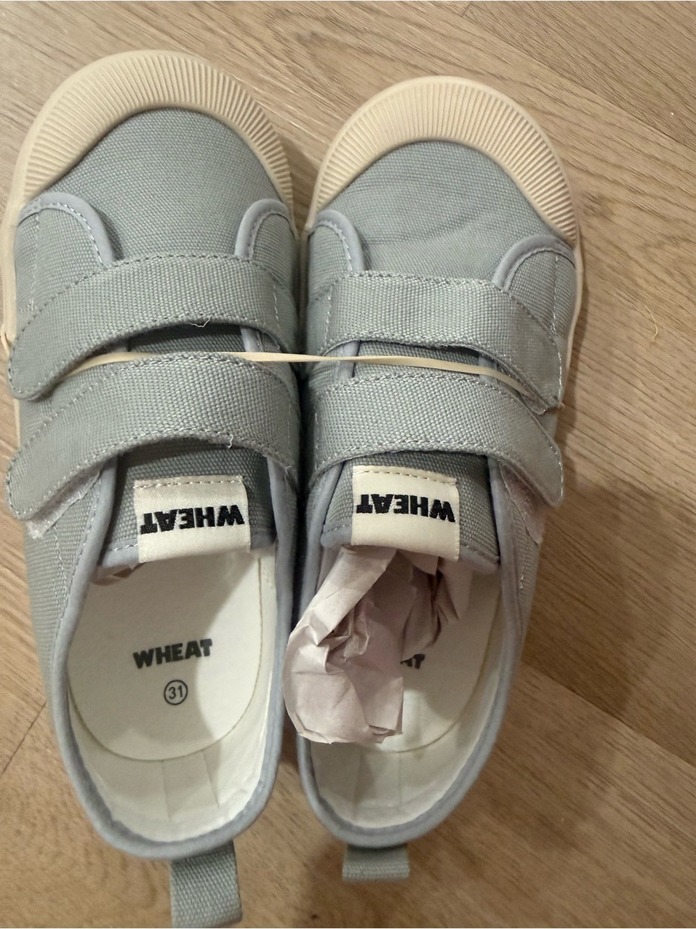 NEW / NEVER WORN” Wheat kids sneakers, EU size 31.